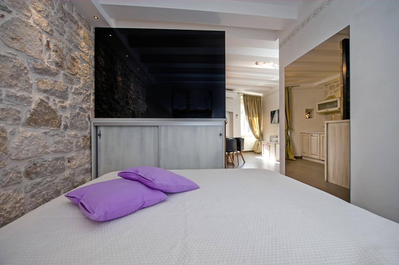 Апартаменты Studio Mc Ровинь Экстерьер фото